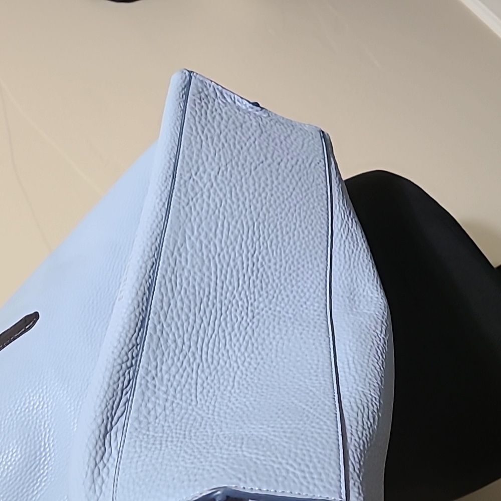 Etienne Aigner Baby Blue Leather Tote/Shoulder Bag - Picture 10 of 13